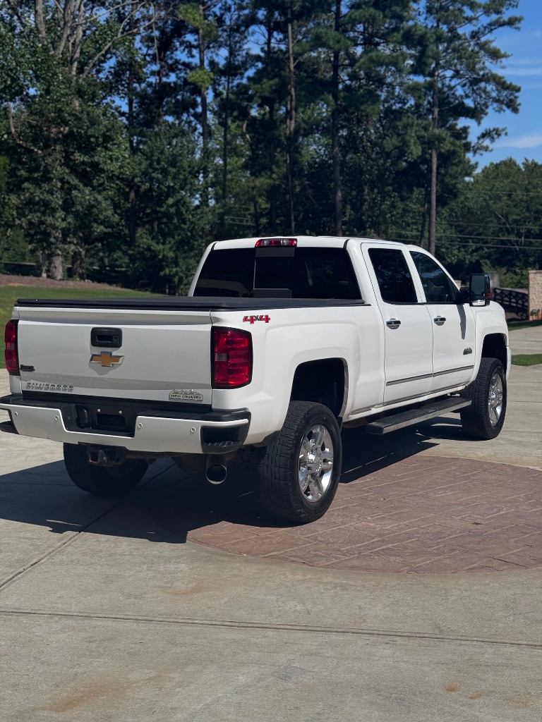 2015 Chevrolet Silverado 2500HD - $27,999