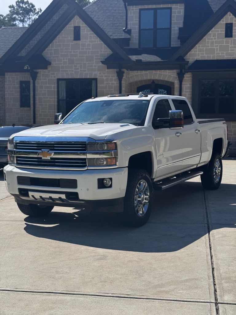 2015 Chevrolet Silverado 2500HD - $27,999