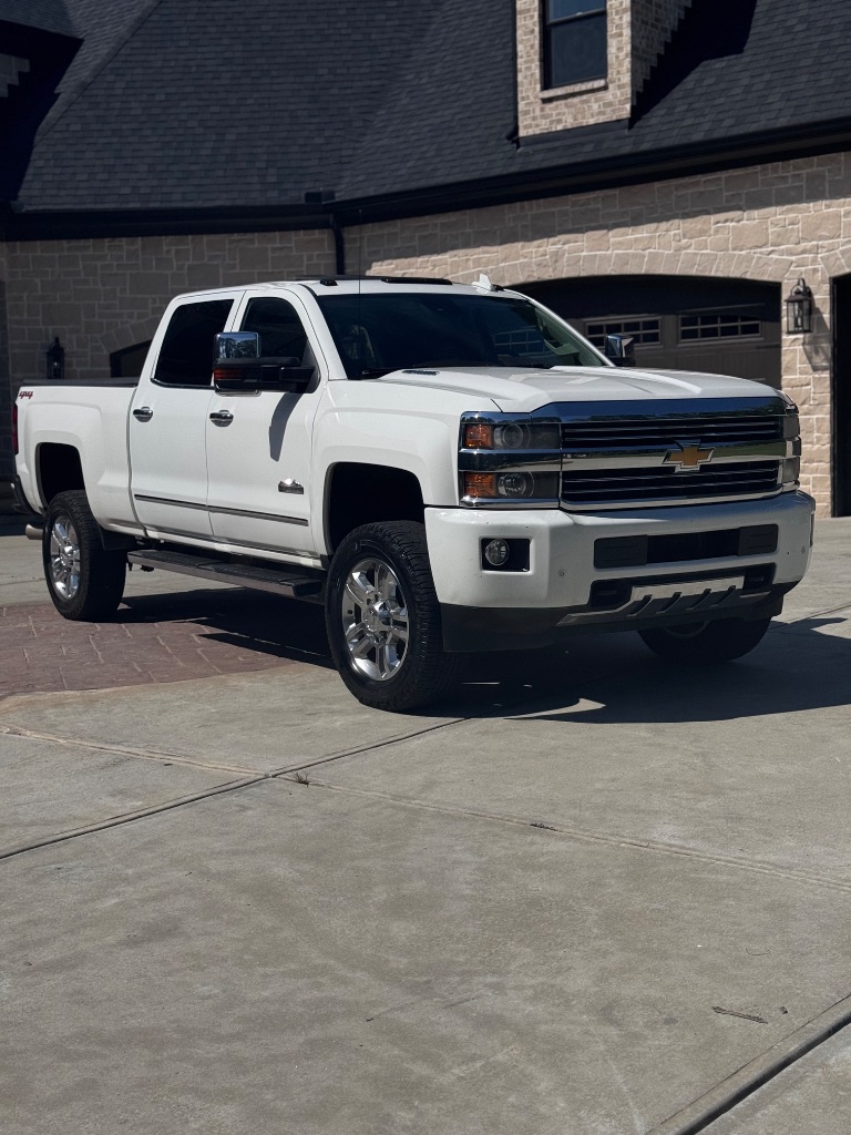 2015 Chevrolet Silverado 2500HD - $27,999