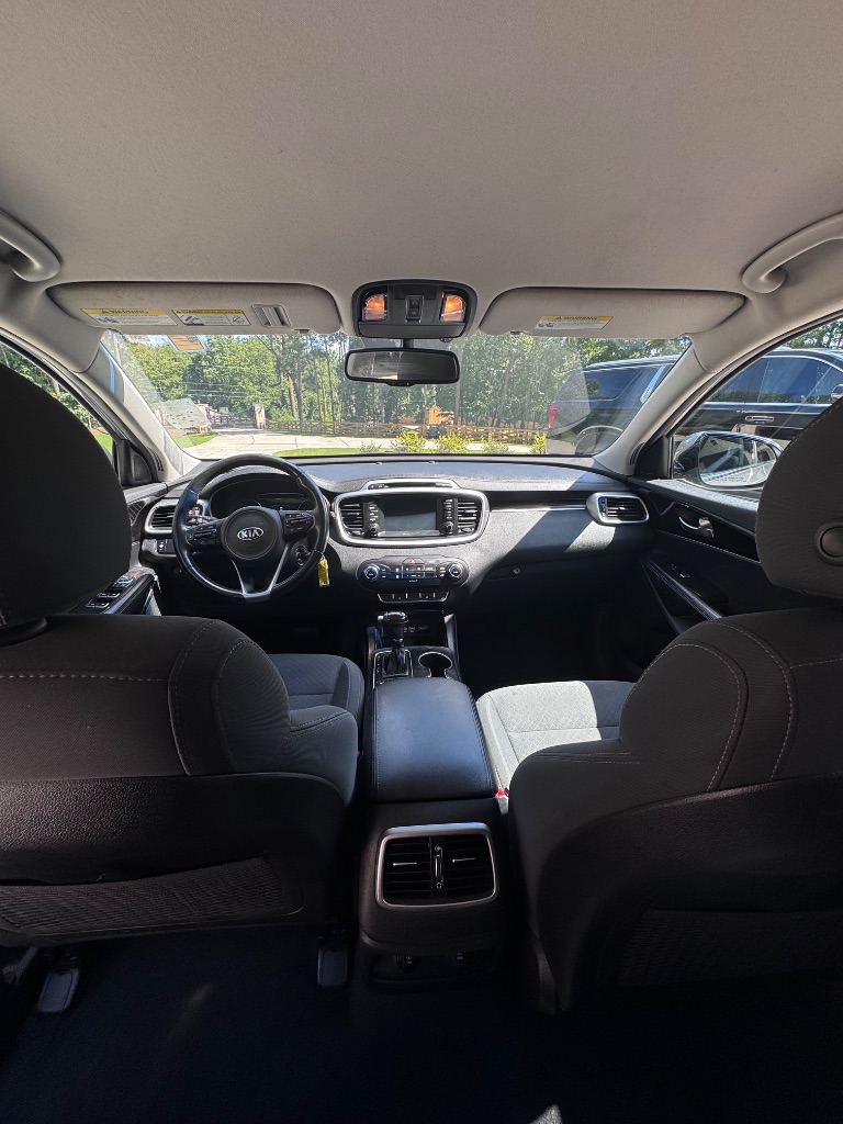 2018 Kia Sorento - $8,900