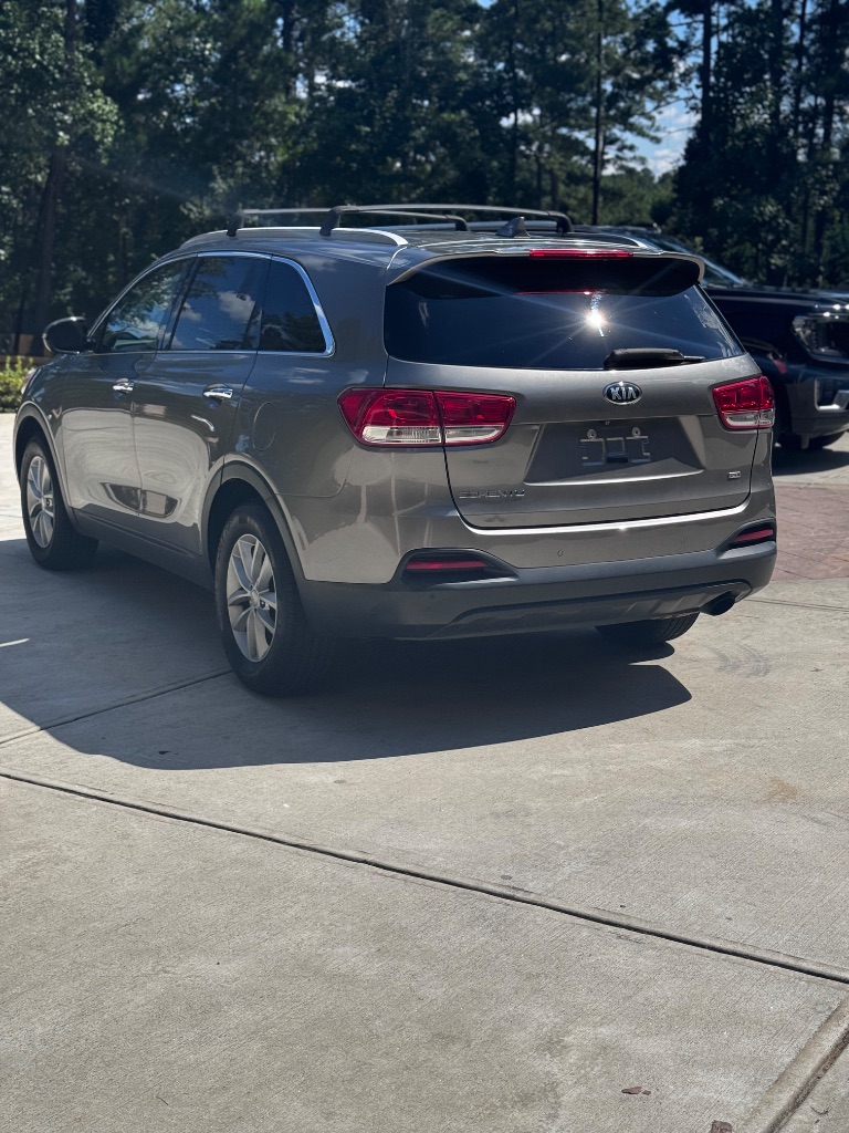 2018 Kia Sorento - $8,900