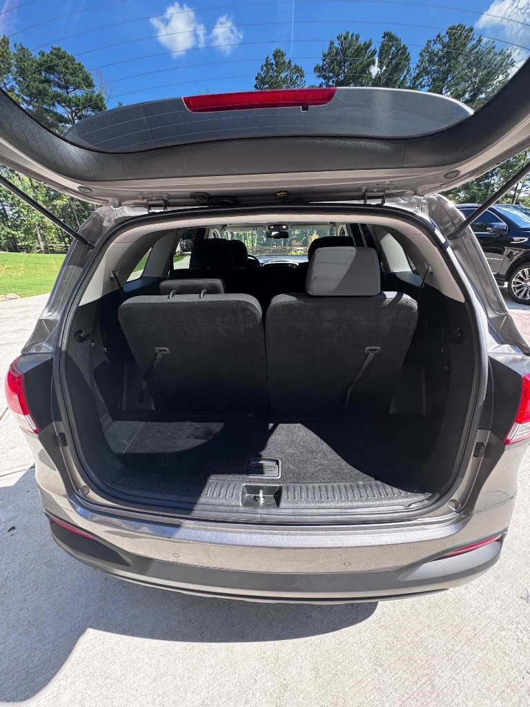 2018 Kia Sorento - $8,900
