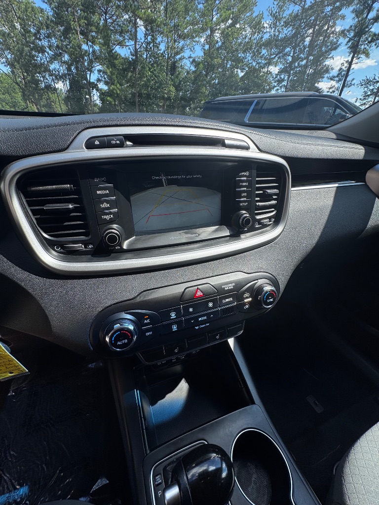 2018 Kia Sorento - $8,900
