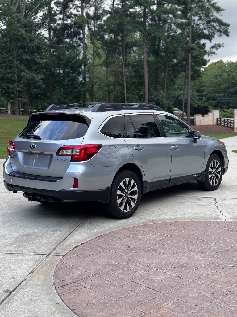 2016 Subaru Outback - $8,999