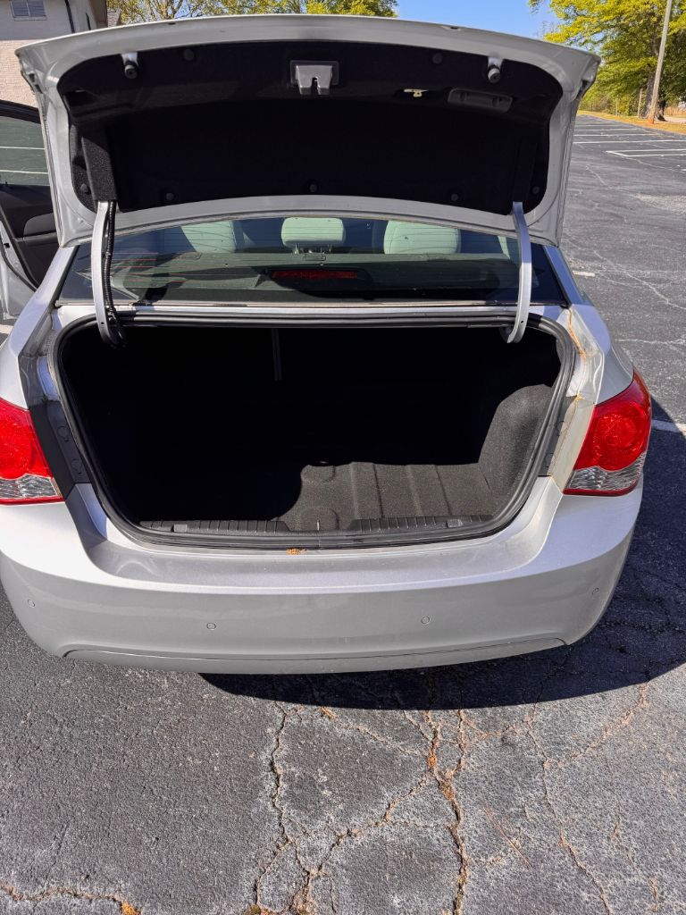 2011 Chevrolet Cruze LT photo