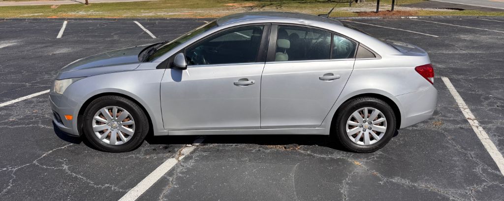 2011 Chevrolet Cruze LT photo