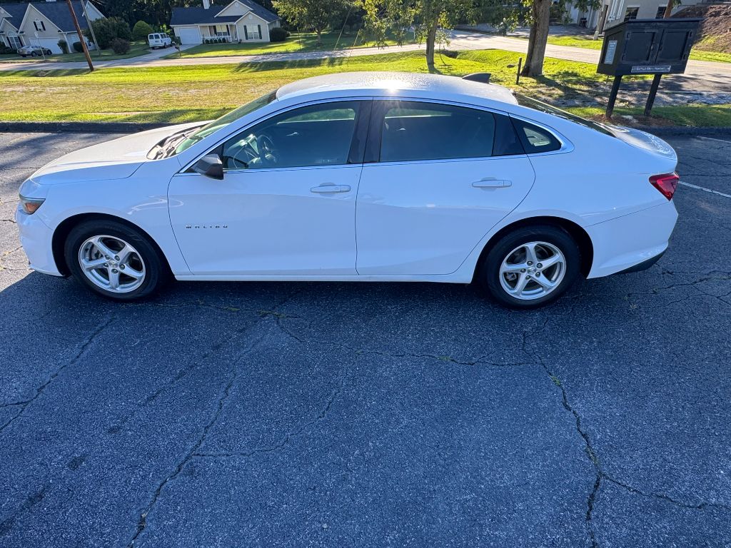 2018 Chevrolet Malibu - $12,995