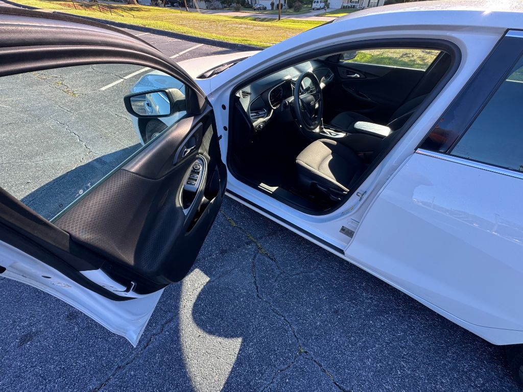 2018 Chevrolet Malibu - $12,995