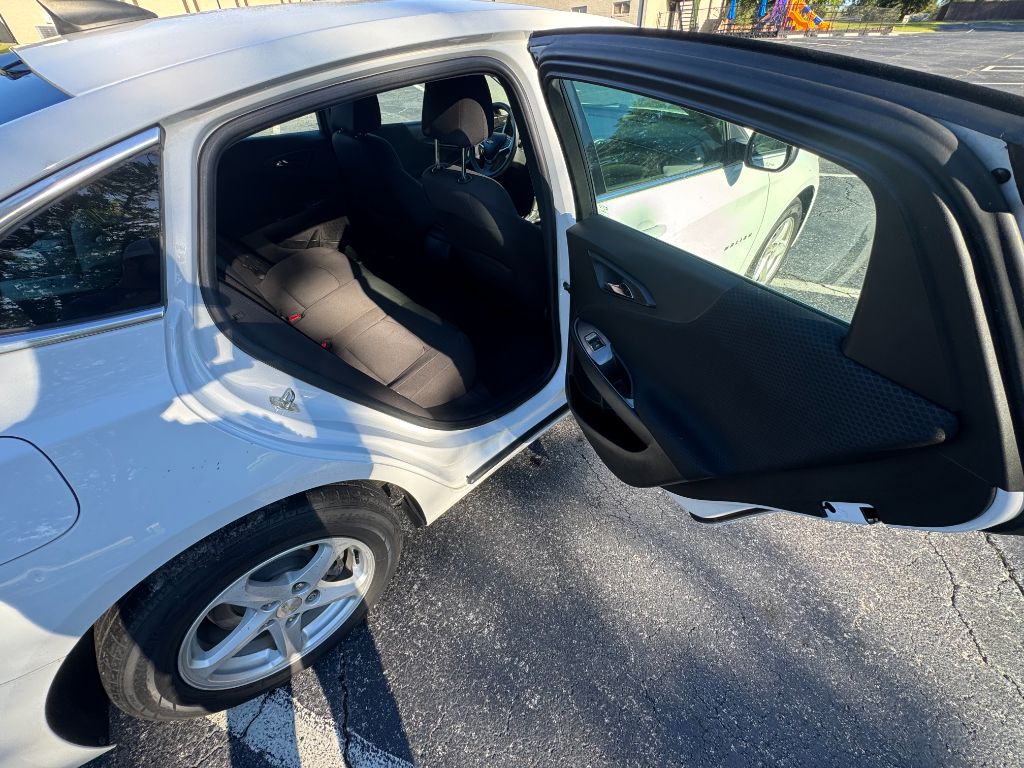 2018 Chevrolet Malibu - $12,995