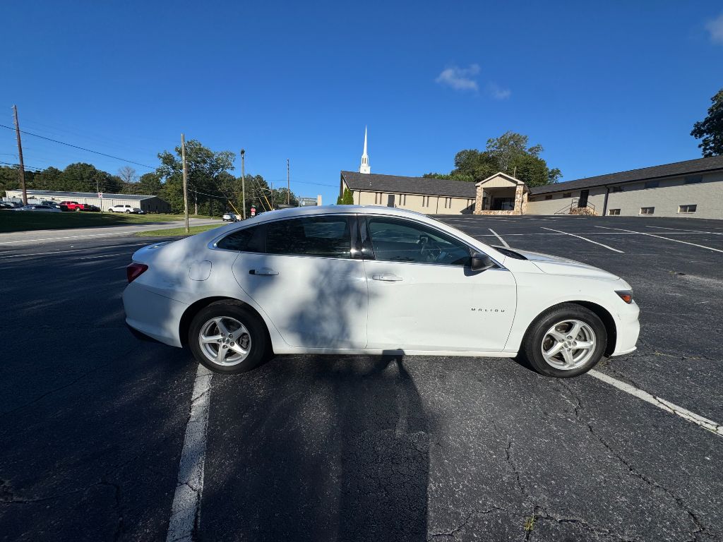 2018 Chevrolet Malibu - $12,995