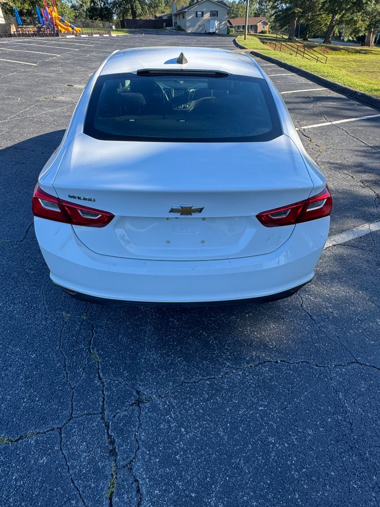 2018 Chevrolet Malibu - $12,995