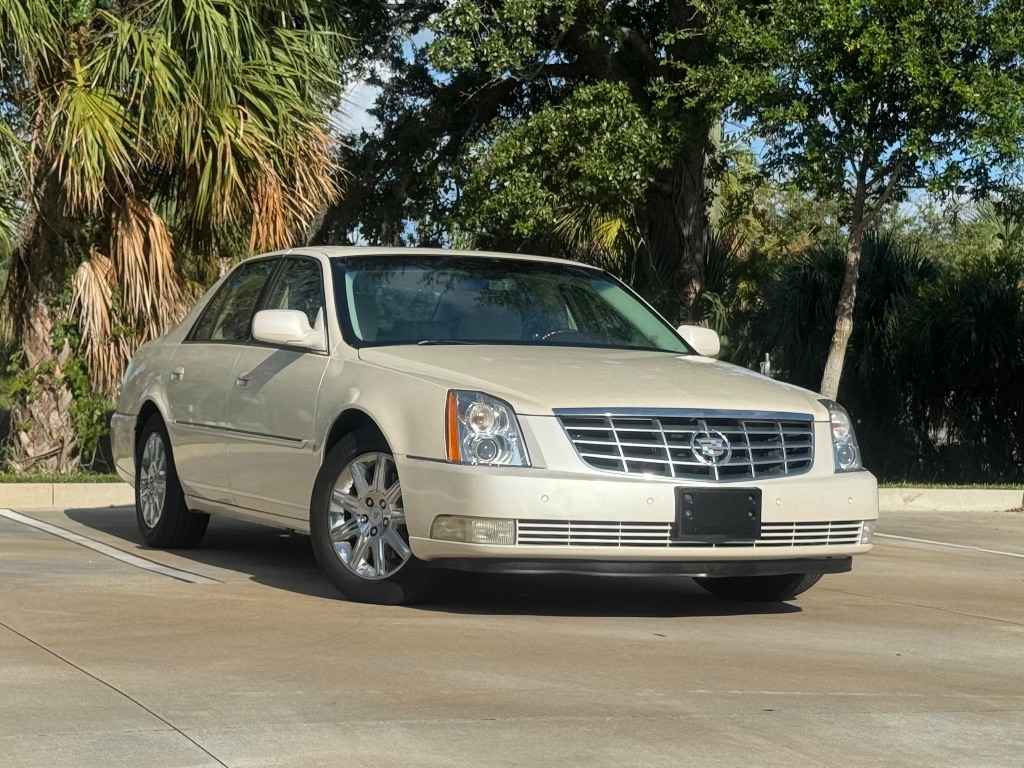 2009 Cadillac DTS - $6,795
