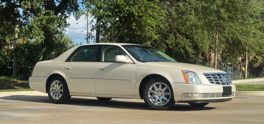 2009 Cadillac DTS - $6,795