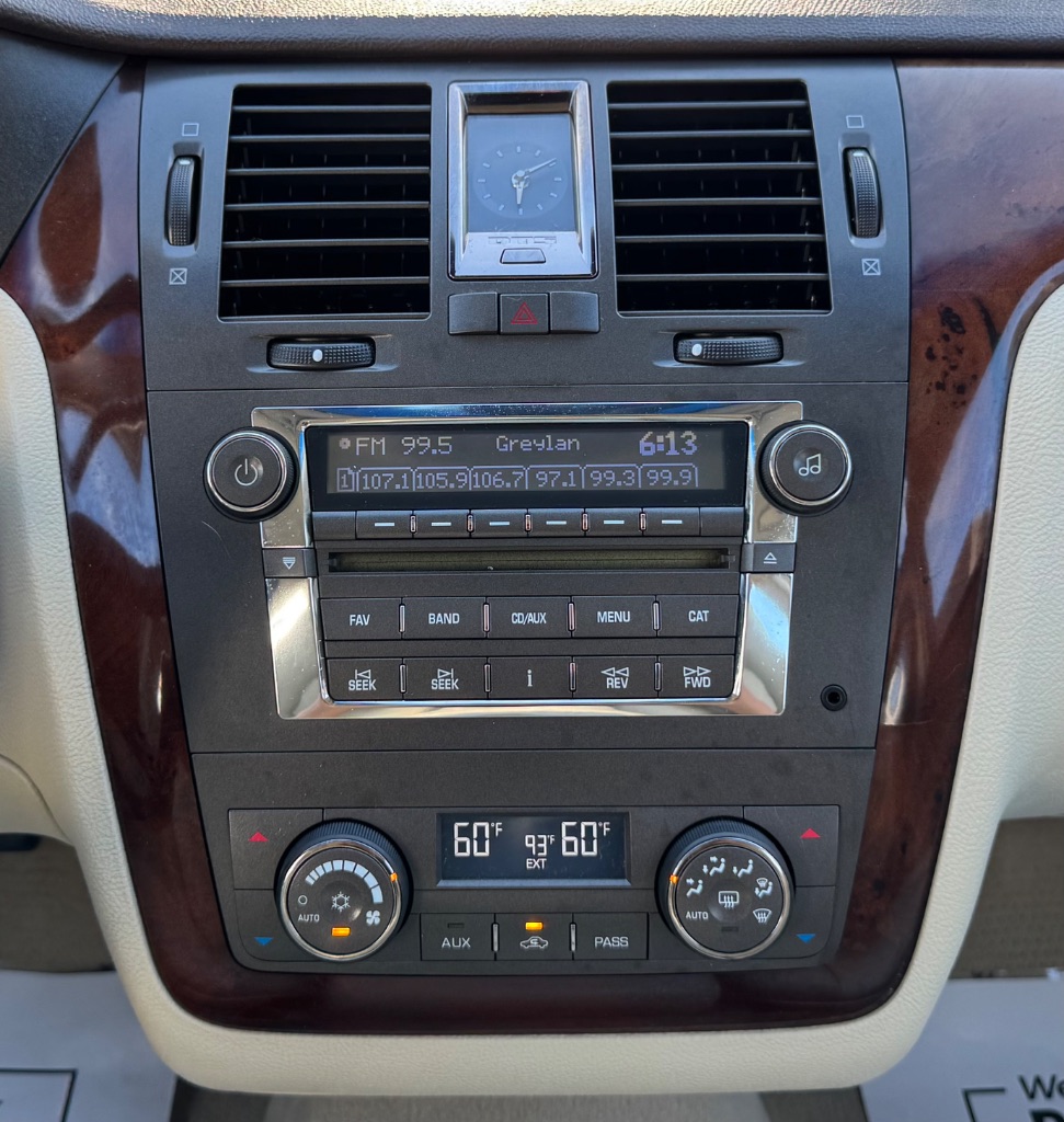 2009 Cadillac DTS - $6,795