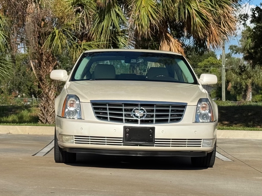 2009 Cadillac DTS - $6,795