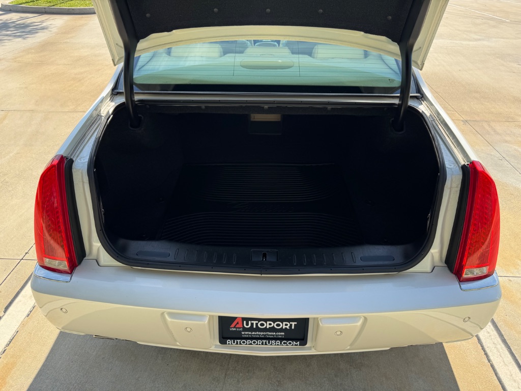 2009 Cadillac DTS - $6,795