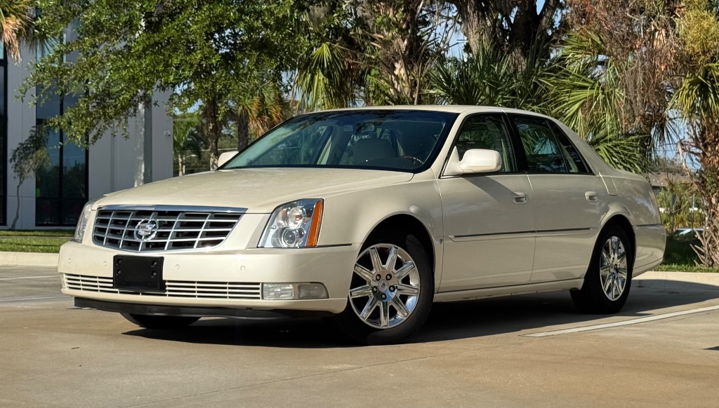 2009 Cadillac DTS - $6,795