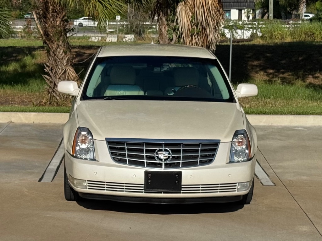 2009 Cadillac DTS - $6,795