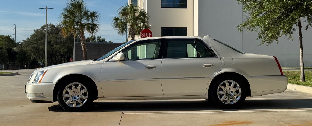 2009 Cadillac DTS - $6,795