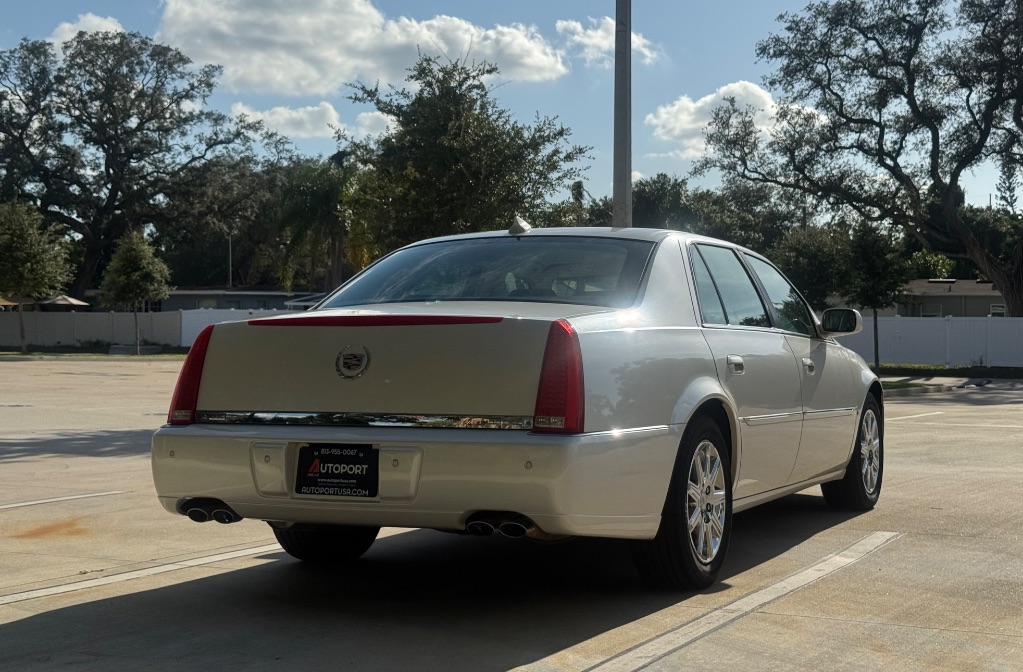 2009 Cadillac DTS - $6,795