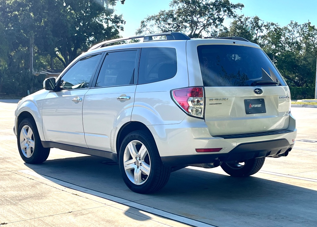 2010 Subaru Forester 2.5X Limited photo