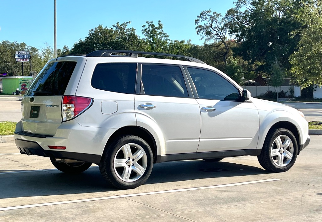 2010 Subaru Forester 2.5X Limited photo