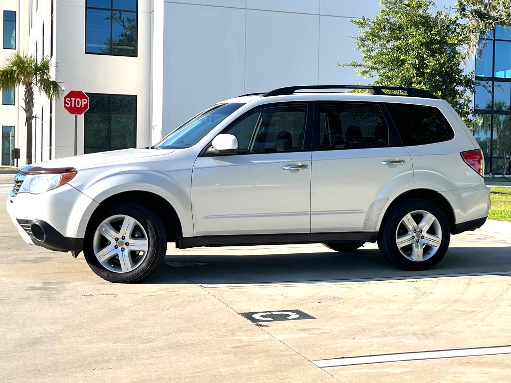 2010 Subaru Forester 2.5X Limited photo