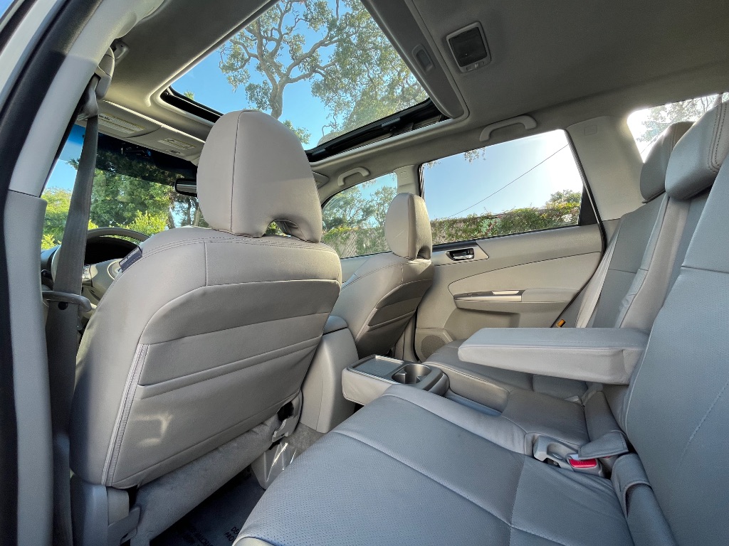 2010 Subaru Forester 2.5X Limited photo