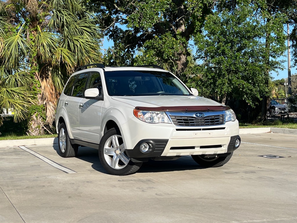 2010 Subaru Forester 2.5X Limited photo