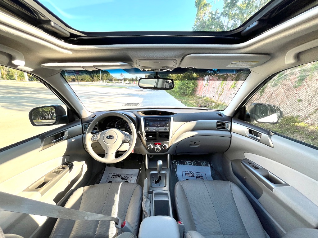 2010 Subaru Forester 2.5X Limited photo