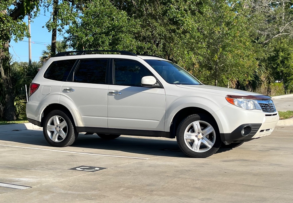 2010 Subaru Forester 2.5X Limited photo