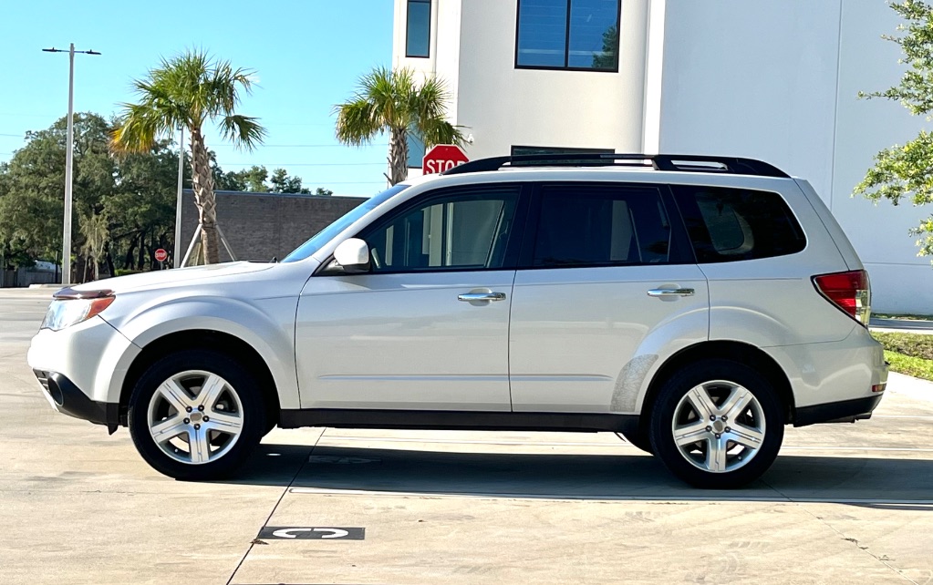 2010 Subaru Forester 2.5X Limited photo