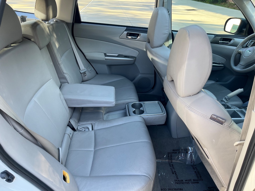 2010 Subaru Forester 2.5X Limited photo