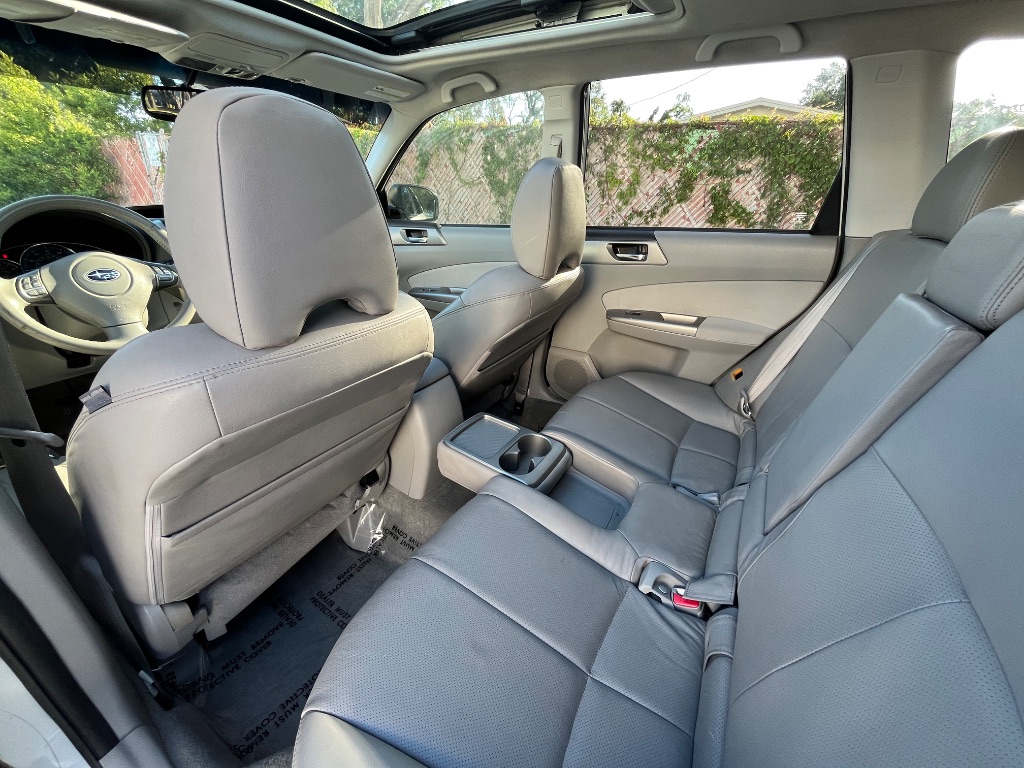 2010 Subaru Forester 2.5X Limited photo