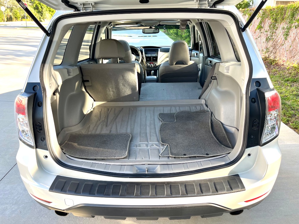 2010 Subaru Forester 2.5X Limited photo