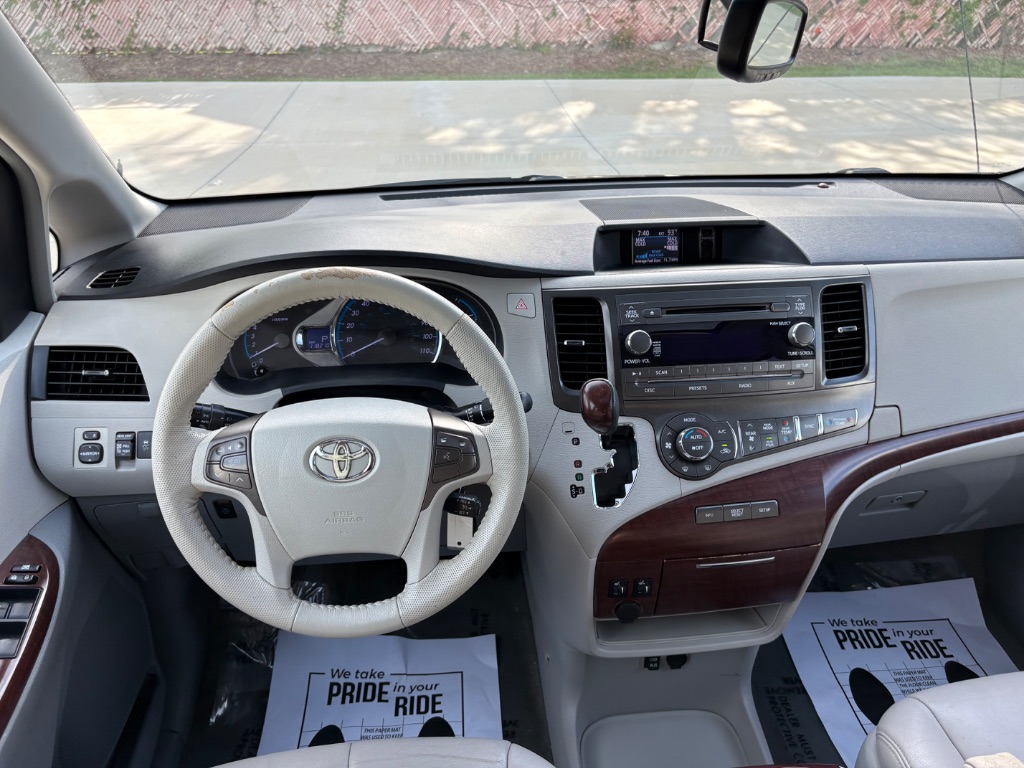 2012 Toyota Sienna - $13,995