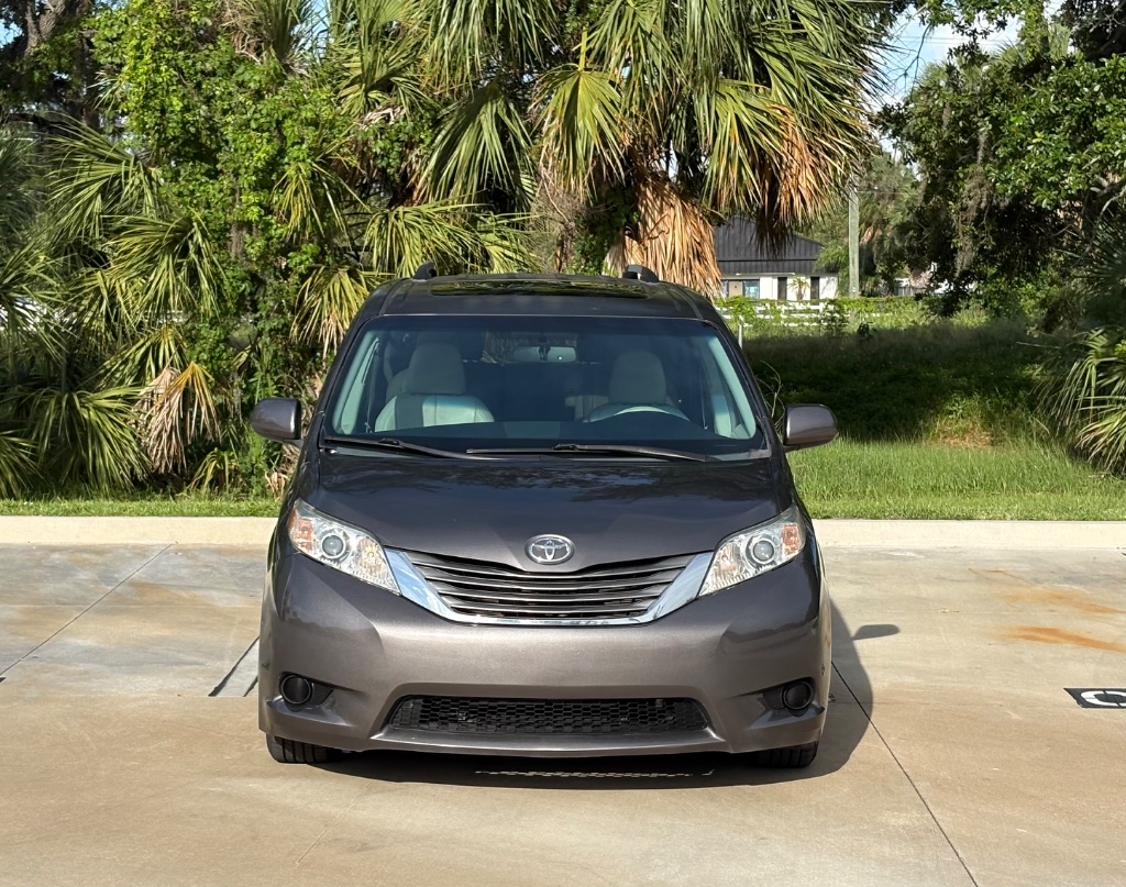 2012 Toyota Sienna - $13,995