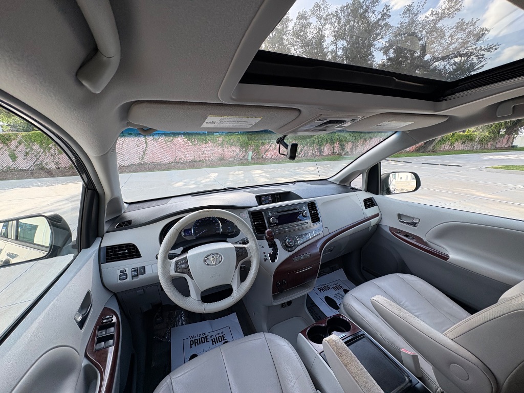 2012 Toyota Sienna - $13,995