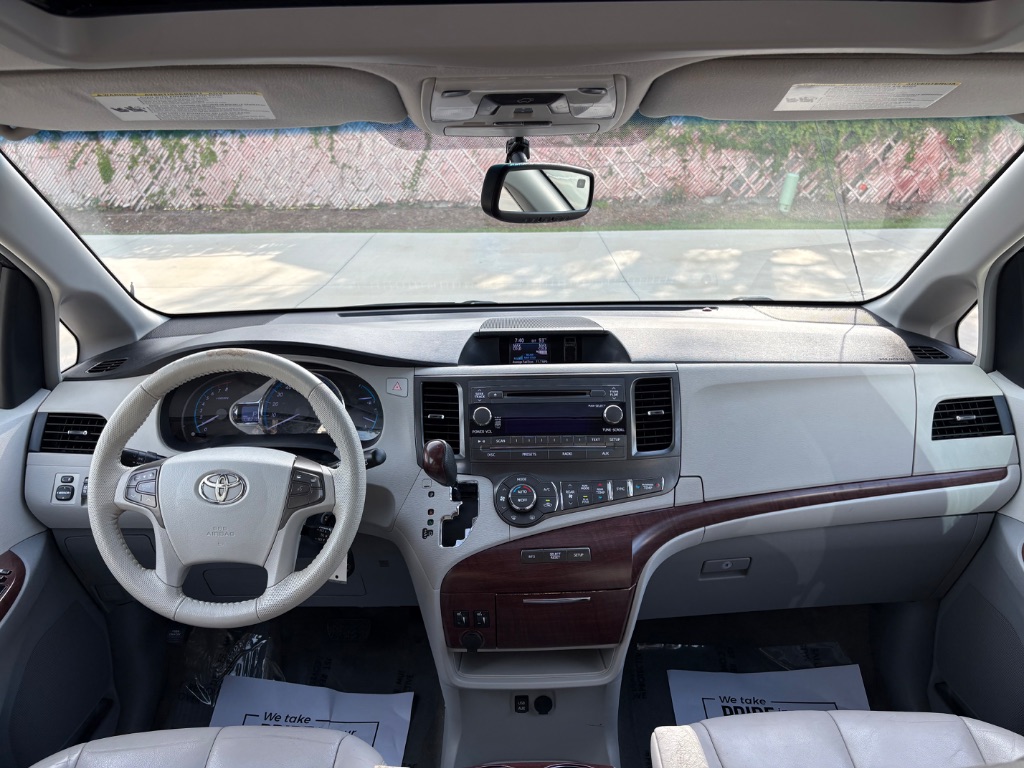 2012 Toyota Sienna - $13,995