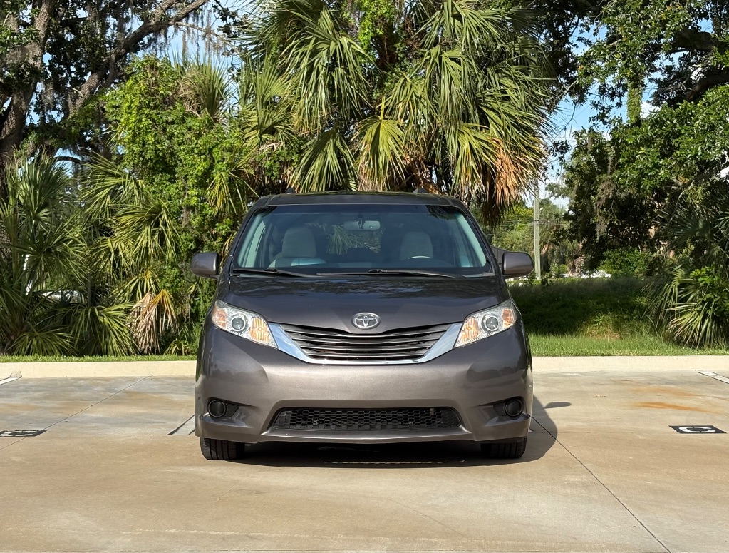 2012 Toyota Sienna - $13,995