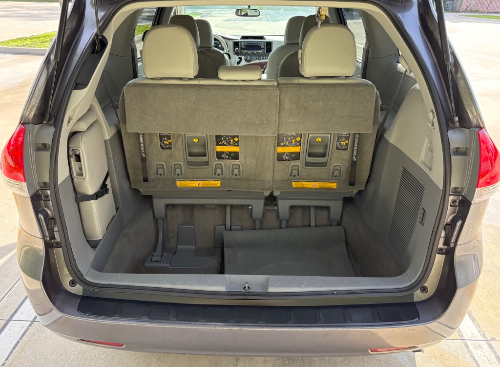 2012 Toyota Sienna - $13,995