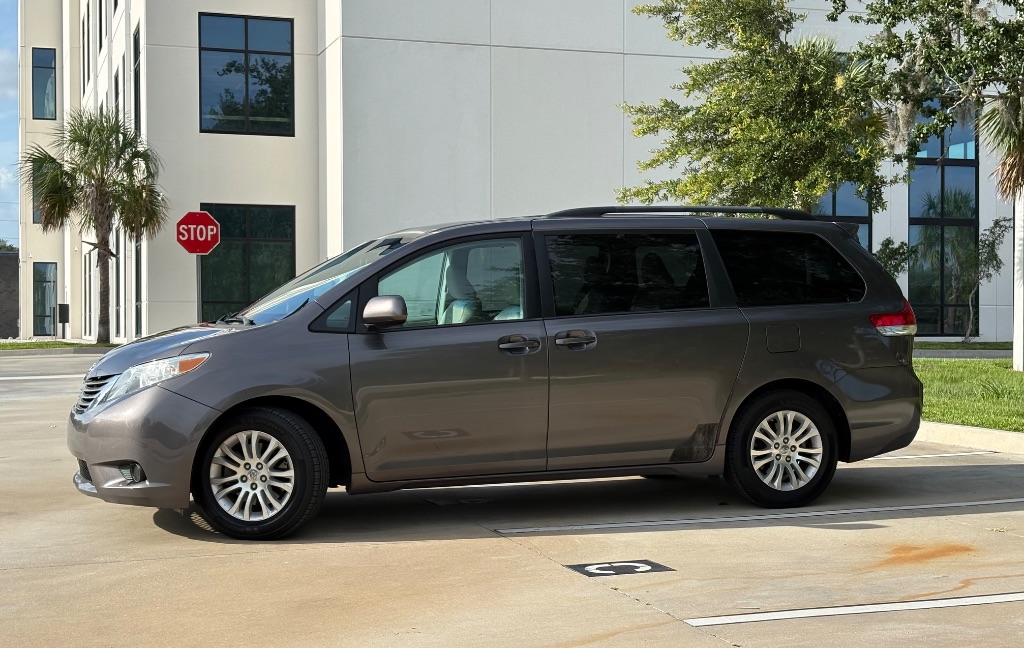 2012 Toyota Sienna - $13,995