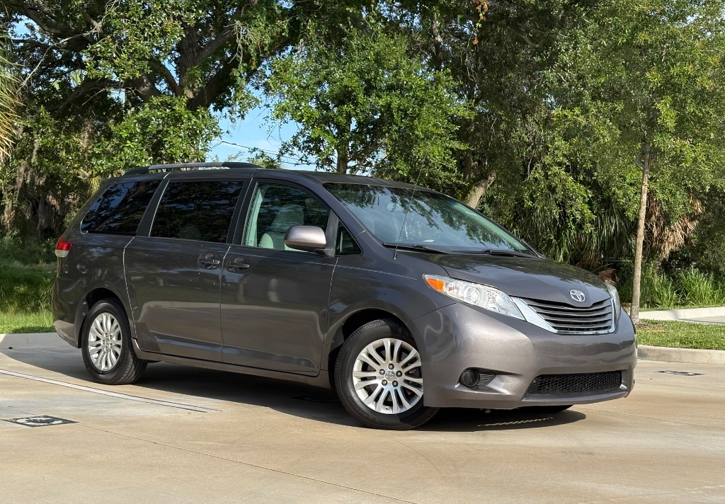 2012 Toyota Sienna - $13,995