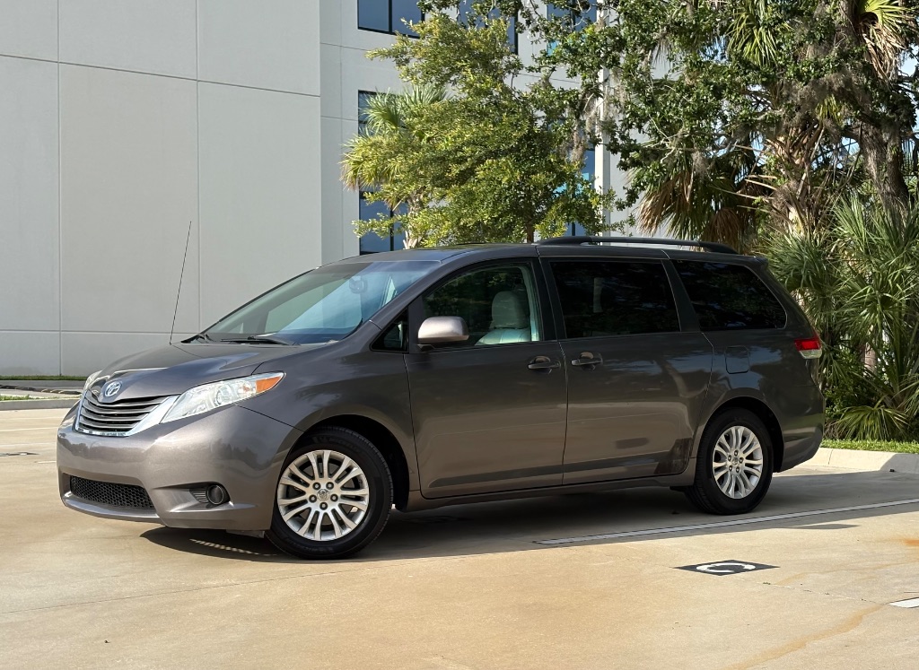 2012 Toyota Sienna - $13,995