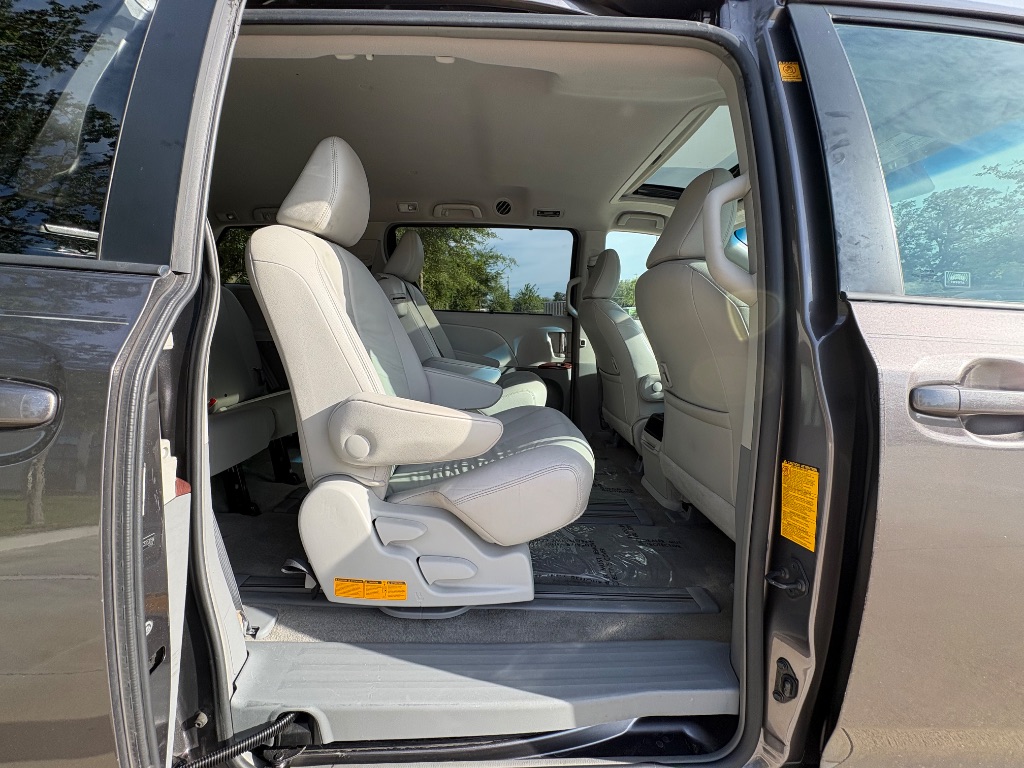 2012 Toyota Sienna - $13,995