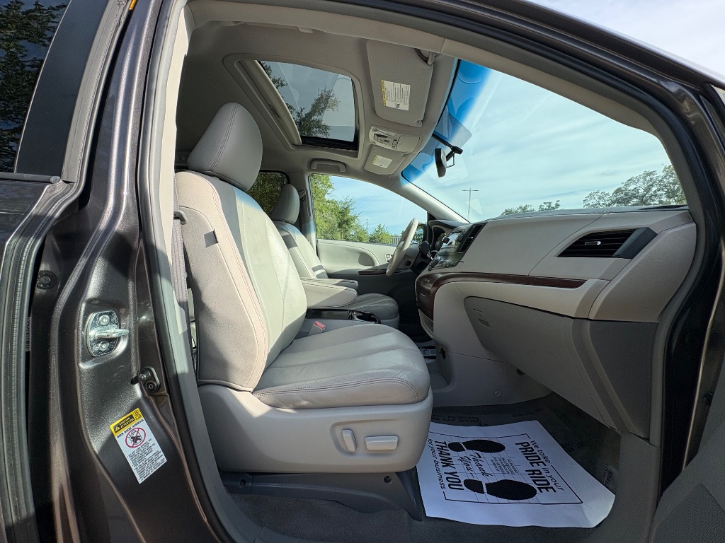 2012 Toyota Sienna - $13,995