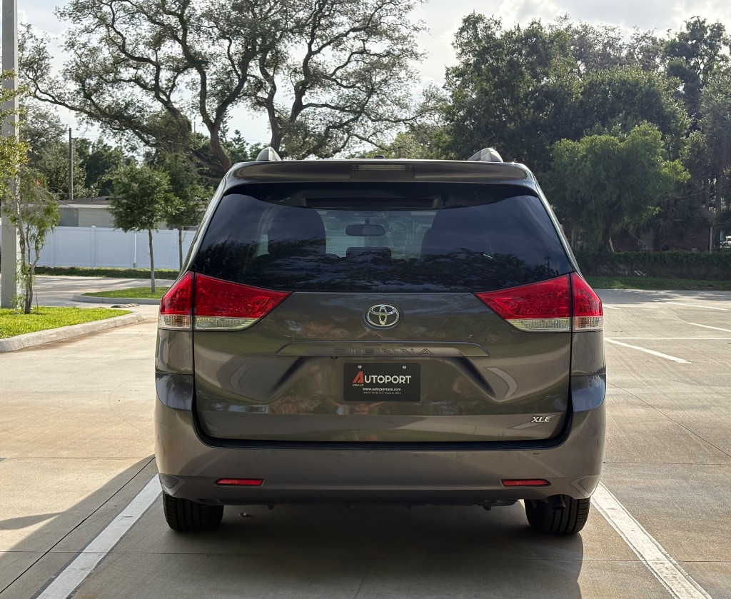 2012 Toyota Sienna - $13,995