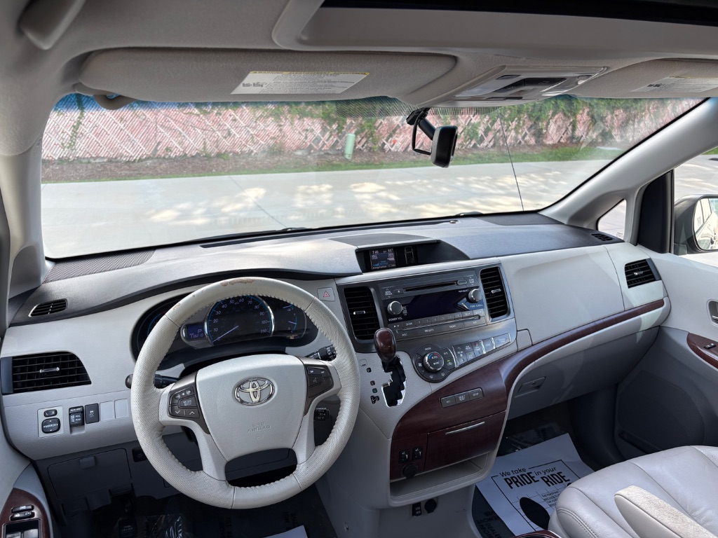 2012 Toyota Sienna - $13,995