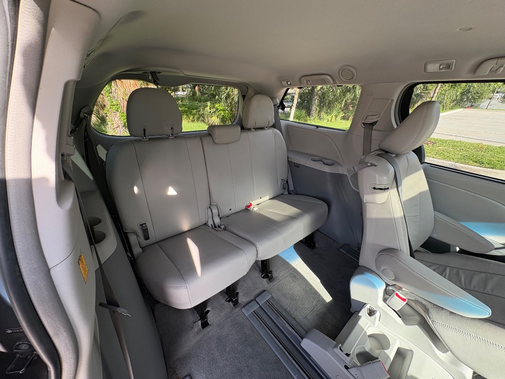 2012 Toyota Sienna - $13,995
