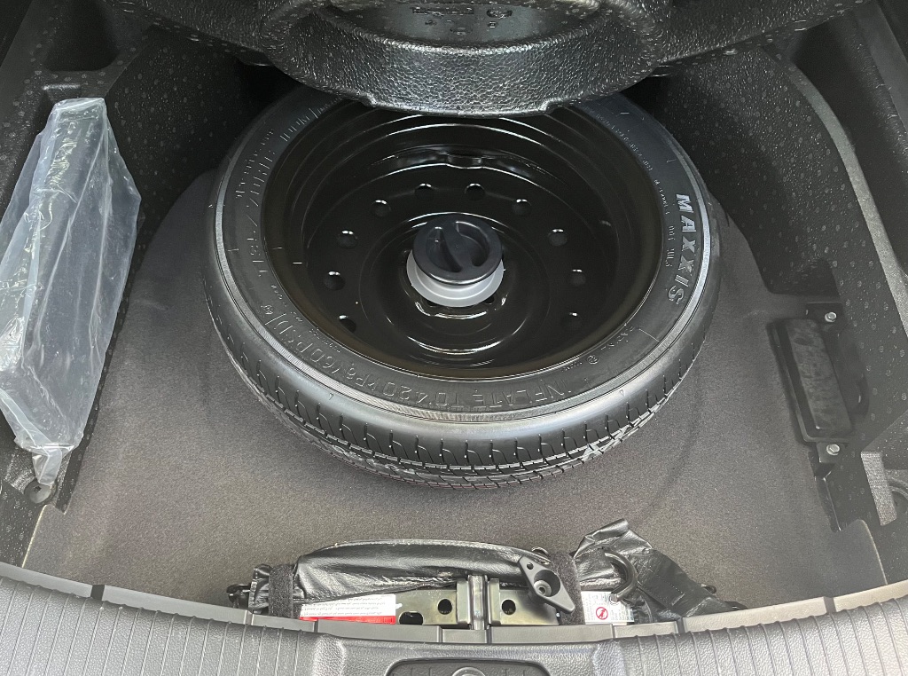 2012 Chevrolet Captiva Sport LTZ photo